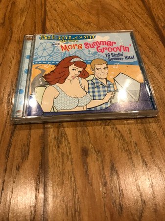 Bikini.Com: More Summer Groovin